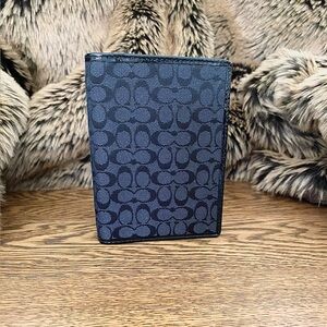 NWT Coach Black Grey/Black Patent Leather Signature Jacquard Passport Case!
